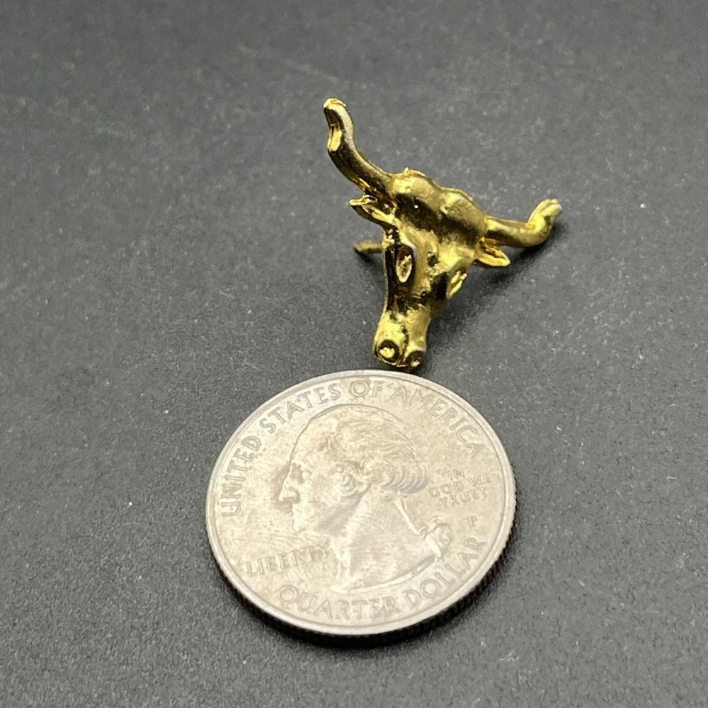 Longhorn Cow Bull Head Horns Gold Tone Lapel Hat Pin‎
